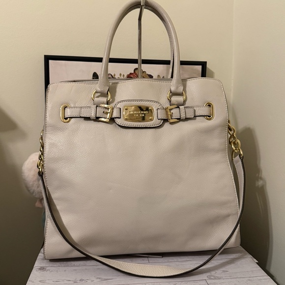 Michael Kors Handbags - Vintage Michael Kors Hamilton Cream Leather Handbag